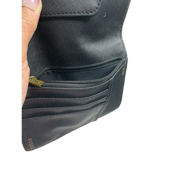 Fossil Foldable Wallet With Credi Card Holder Coin Holder And Passport Or... - Picture 4 of 10